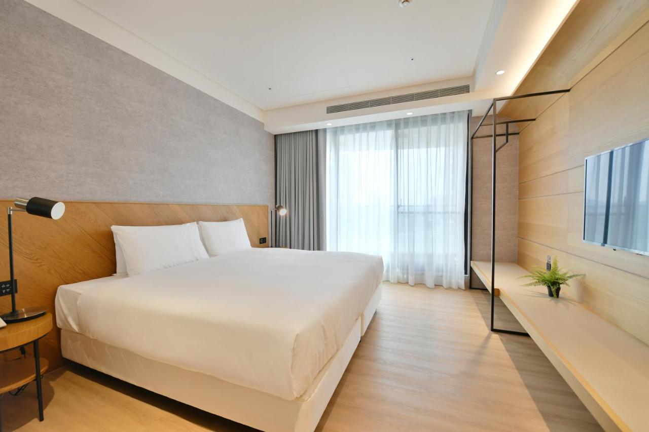 Check Inn Select New Taipei Sanchong Dış mekan fotoğraf