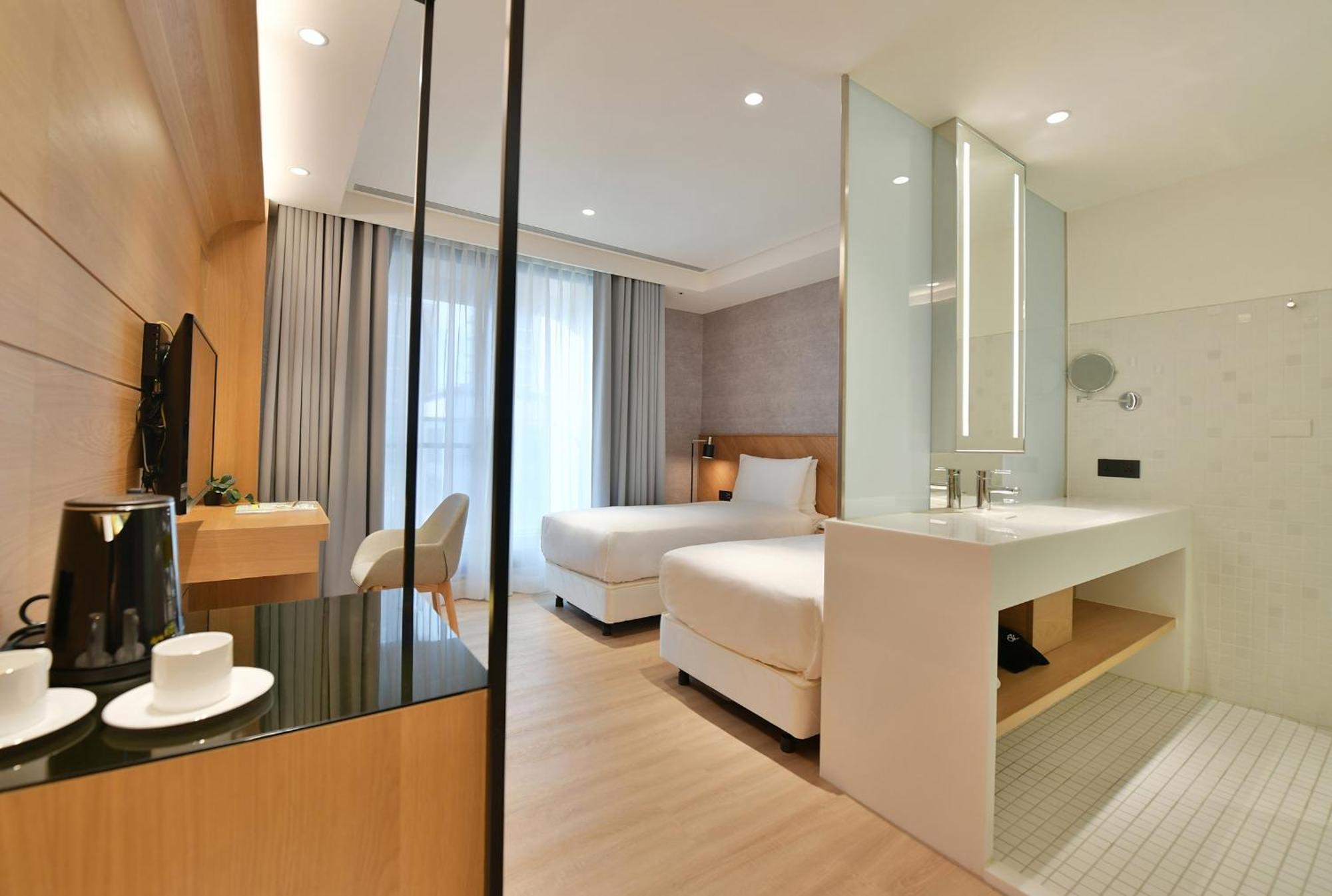 Check Inn Select New Taipei Sanchong Dış mekan fotoğraf